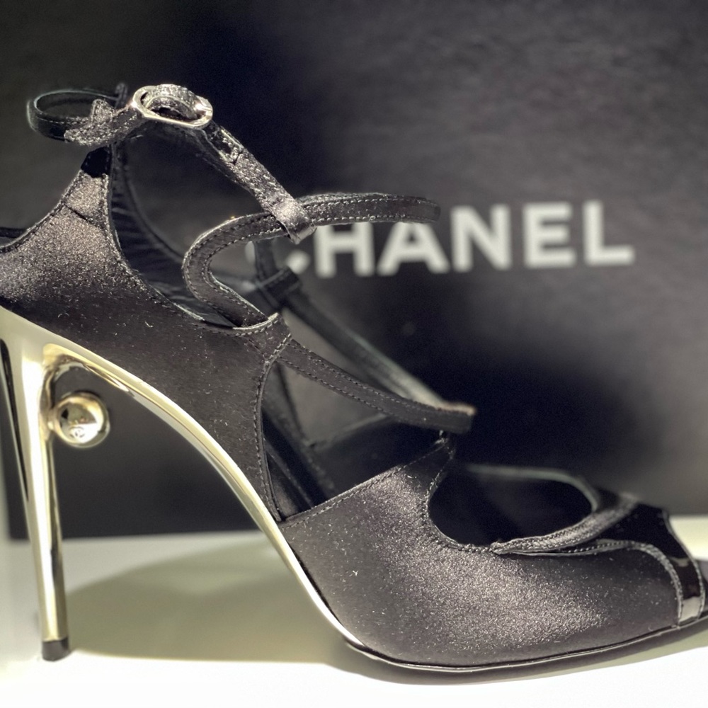 CHANEL heels - size 8 AS/IS